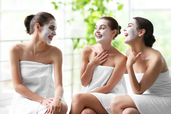 Beautiful Girls Masks Spa Salon — Stock Photo, Image