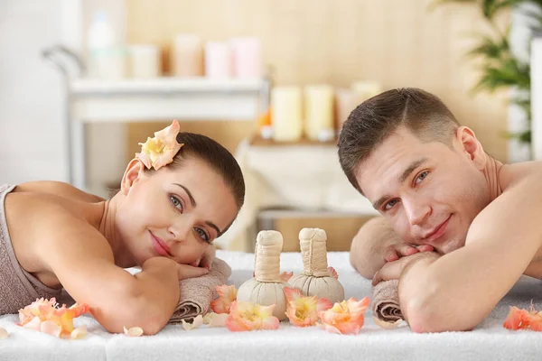 Handsome Man Beautiful Girl Relaxing Spa Salon — Stock Photo, Image