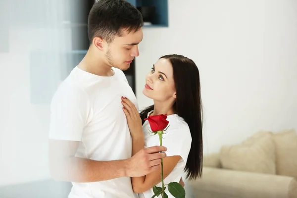 Man Presenting Red Rose Girlfriend Home — Stock Photo, Image