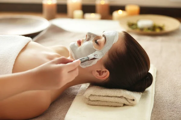 Spa Concept Hand Applying Nourishing Mask Female Face Spa Salon — Stock Photo, Image