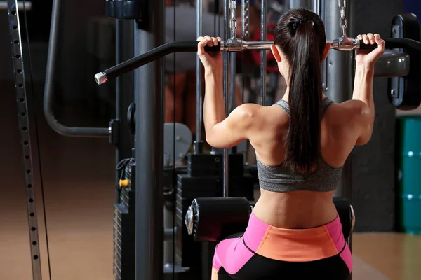 Formation Des Jeunes Femmes Dans Salle Gym Moderne — Photo