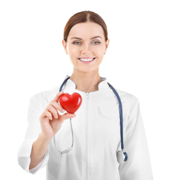 Kobieta Lekarz Stetoskopem Trzymającym Serce Białym Tle — Zdjęcie stockowe