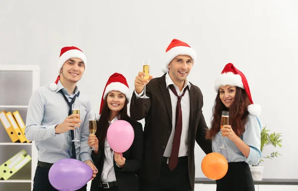 Pessoas Negócios Santa Chapéus Escritório Festa — Fotografia de Stock