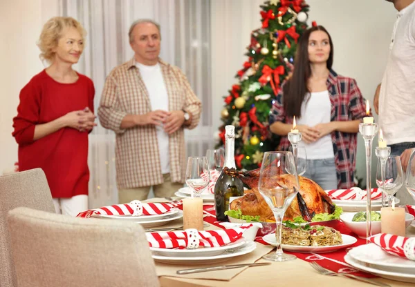 Vista Vicino Del Tavolo Servito Cena Natale — Foto Stock