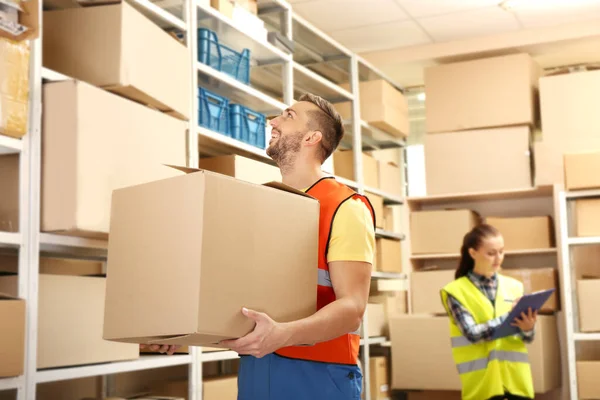 Uomini Affari Che Lavorano Magazzino — Foto Stock