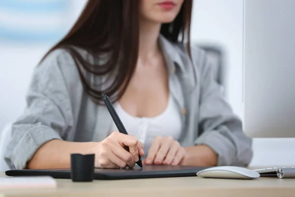 Young Female Designer Working Office — Stock Photo, Image