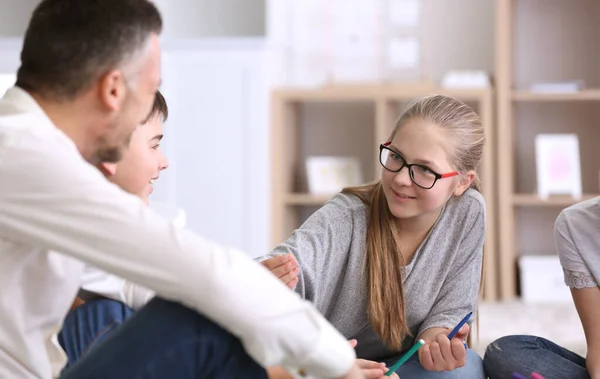 Mannelijke Leraar Die Les Geeft School — Stockfoto