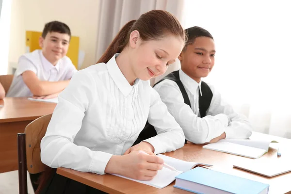 Pupils Sitting Desk Classroom — Stock Photo, Image