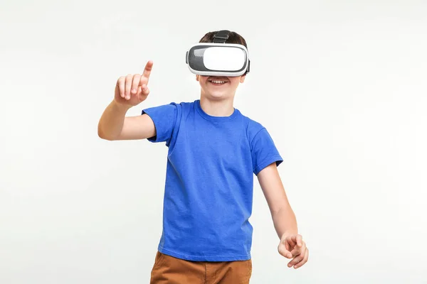 Portret Van Jongen Hebben Plezier Met Virtual Reality Headset Lichte — Stockfoto