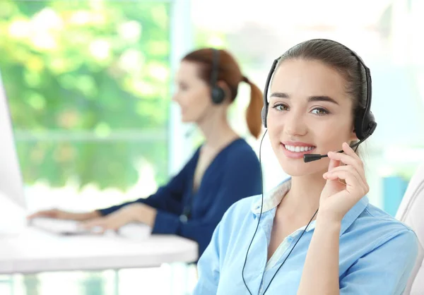 Young Female Technical Support Dispatcher Working Office — Stock Photo, Image