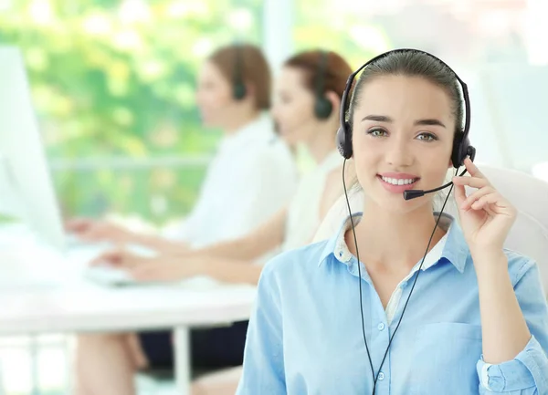 Young Female Technical Support Dispatcher Working Office — Stock Photo, Image