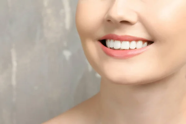 Young Woman Healthy Teeth Grey Background — Stock Photo, Image