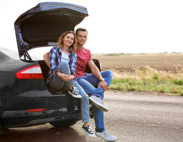 Beautiful Young Couple Car — Stock Photo, Image