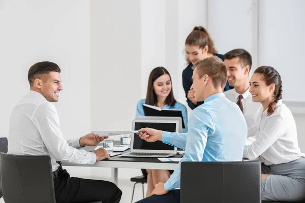 Team Young Consulting Experts Business Meeting Office — Stock Photo, Image