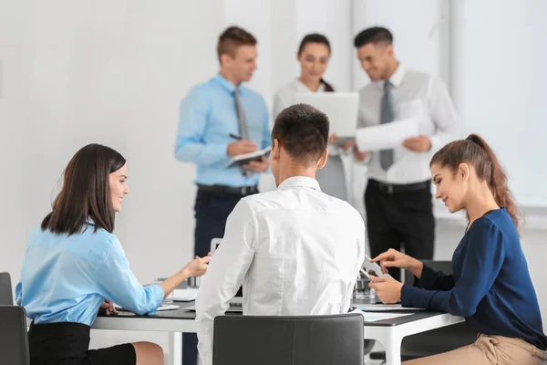 Team Young Consulting Experts Business Meeting Office — Stock Photo, Image