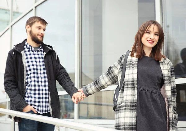 Trendiges Hipster Paar Geht Gemeinsam Freien Spazieren — Stockfoto