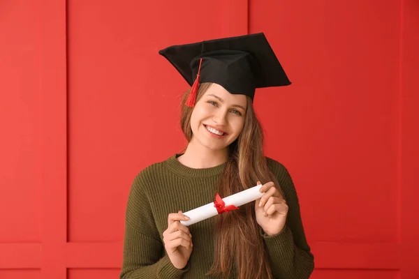 Estudante Graduação Sexo Feminino Com Diploma Sobre Fundo Cor — Fotografia de Stock