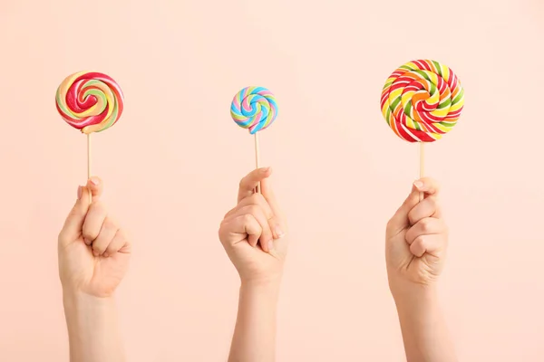 Hands Sweet Lollipops Color Background — Stock Photo, Image