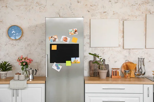 냉장고가 현대식 — 스톡 사진