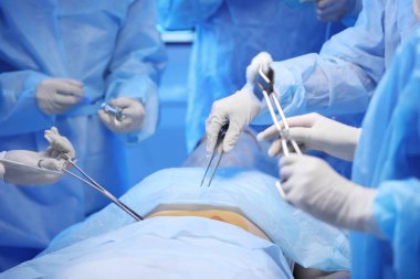 Modern hastanedeki hastaların ameliyatları