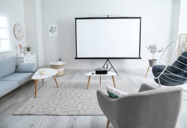 Video projektörlü odanın içi