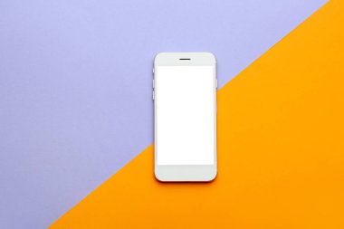 Renkli arka planda modern cep telefonu