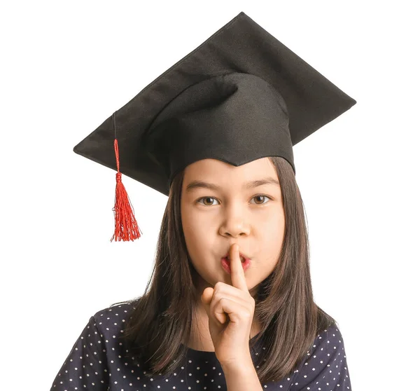 Κοριτσάκι Καπέλο Αποφοίτησης Που Δείχνει Σιωπηλή Χειρονομία Λευκό Φόντο — Φωτογραφία Αρχείου