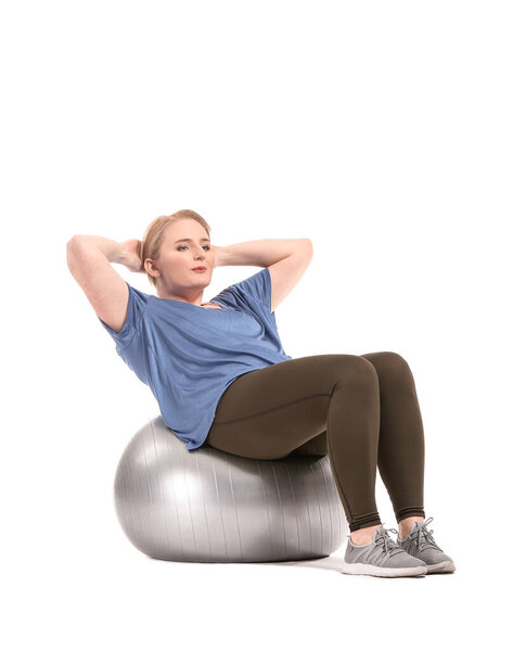 Женщина с избыточным весом тренировки на белом фоне
