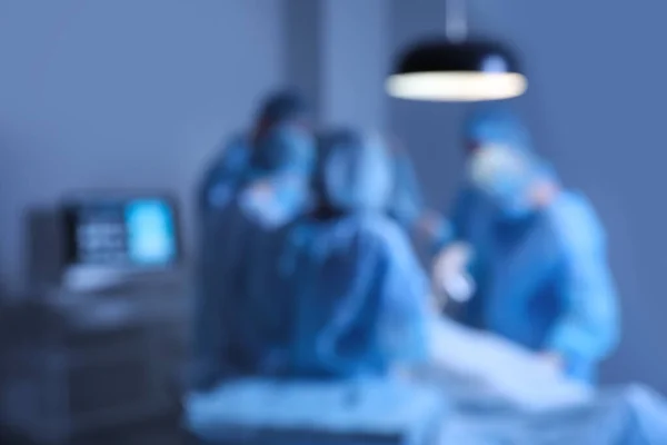 現代病院における患者の手術 ぼやけた視界 — ストック写真