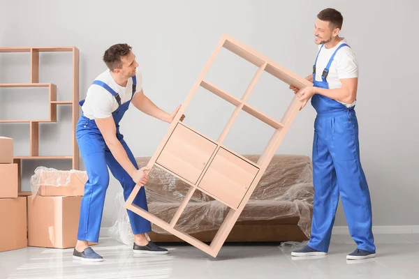 Loaders Carrying Furniture Flat — Stock Photo, Image