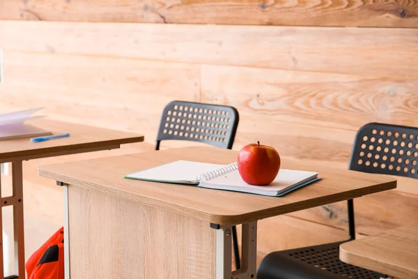 Modern School Desks Wooden Wall — Stock Photo, Image