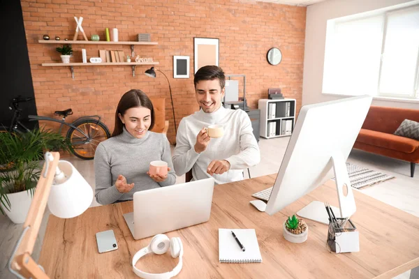 Young Couple Working Together Home — Stock Photo, Image