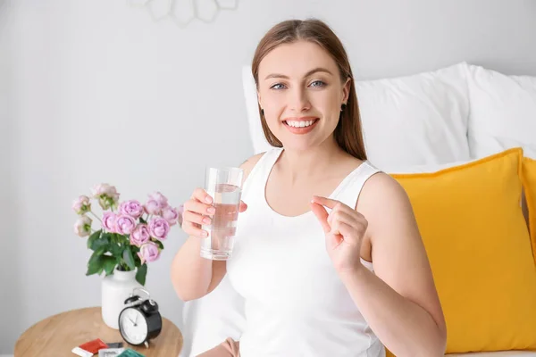 Young Woman Taking Birth Control Pills Home — Stock Photo, Image