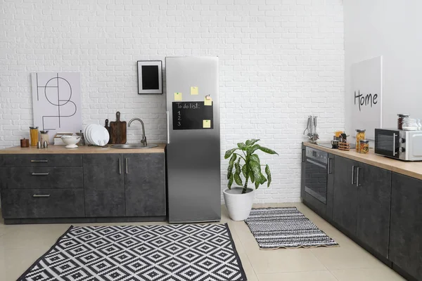 Stylish Interior Modern Kitchen Big Refrigerator — Stock Photo, Image