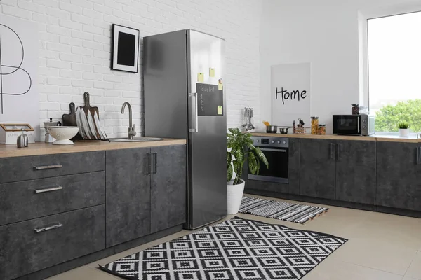 Stylish Interior Modern Kitchen Big Refrigerator — Stock Photo, Image