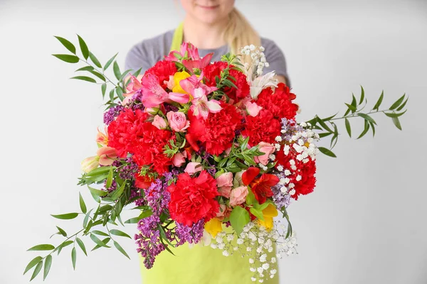 Female Florist Beautiful Bouquet Light Background — Stock Photo, Image