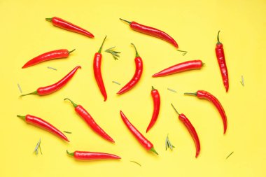 Arka planda sıcak kırmızı biber