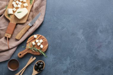 Masada leziz peynirli kompozisyon.