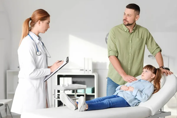 Man His Little Daughter Visiting Gastroenterologist Clinic — Stock Photo, Image