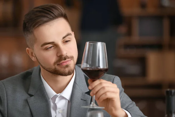 Man Tasting Wine Restaurant — Stock Photo, Image