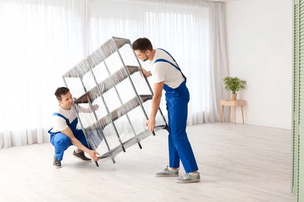 Loaders Carrying Furniture Flat — Stock Photo, Image