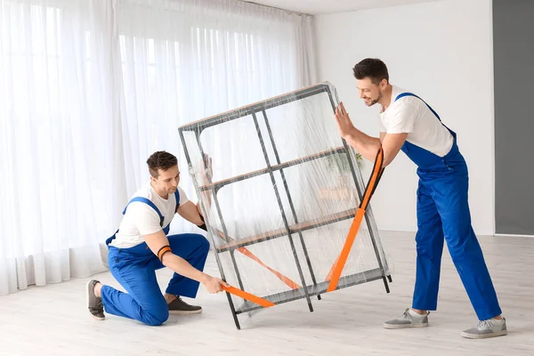 Loaders Carrying Furniture Flat — Stock Photo, Image