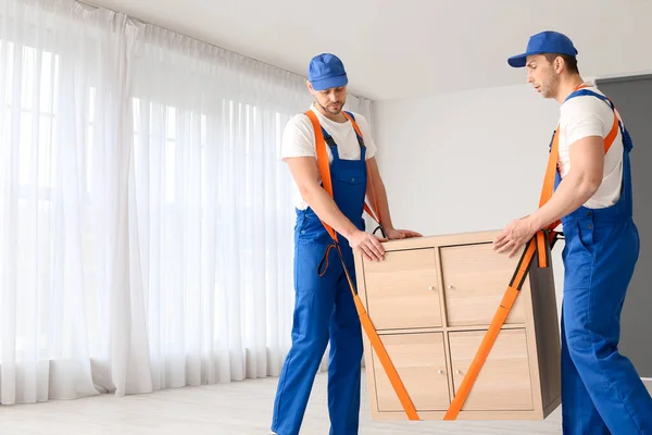 Loaders Carrying Furniture Flat — Stock Photo, Image