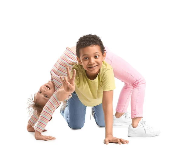 Mignons Enfants Dansant Sur Fond Blanc — Photo