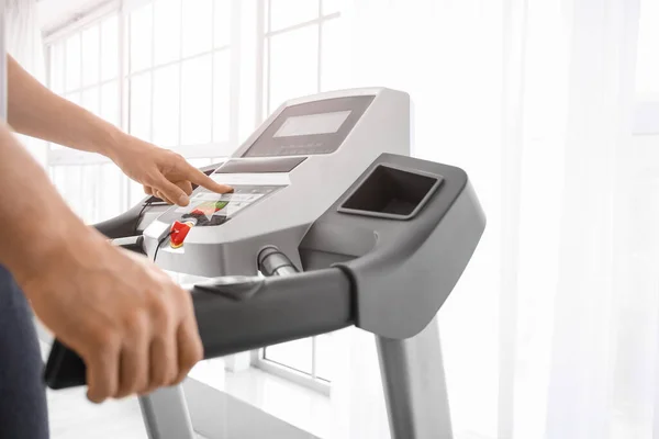 Young Man Training Treadmill Gym — Stock Photo, Image