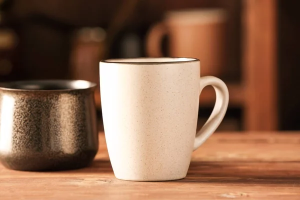 Tasse Mit Kaffeekanne Auf Holztisch — Stockfoto