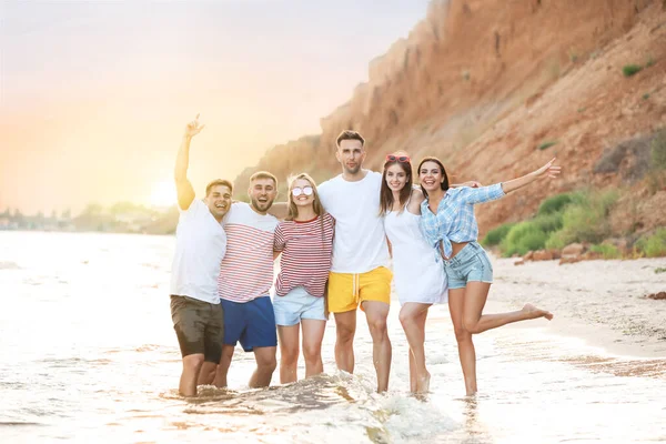 Happy Friends Sea Beach Resort — Stock Photo, Image