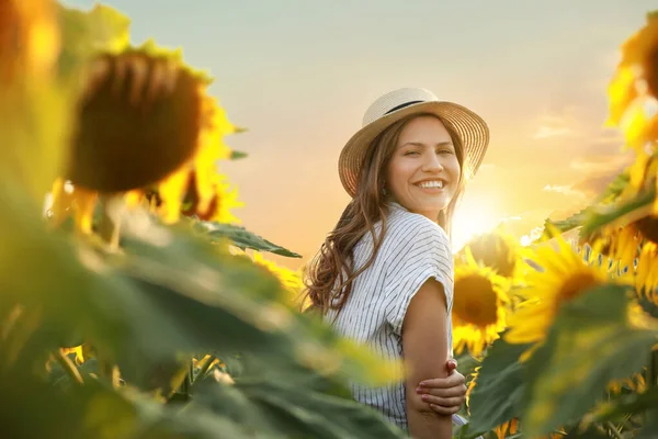 Beautiful Young Woman Sunflower Field Sunset — Stock Photo, Image