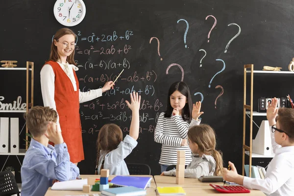 Math Teacher Conducting Lesson Classroom — Stock Photo, Image