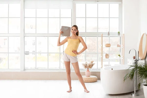 Young Woman Weight Scales Home — Stock Photo, Image